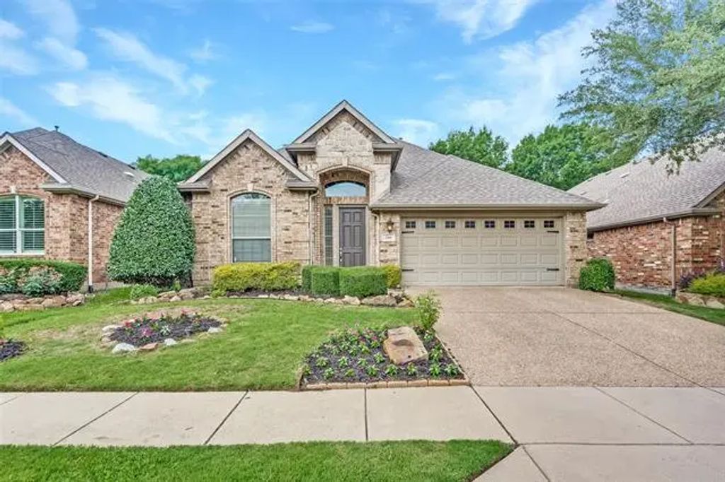 209 Pine Valley Court, Fairview