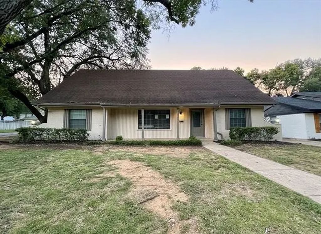 2000 Pecandale Drive, Arlington