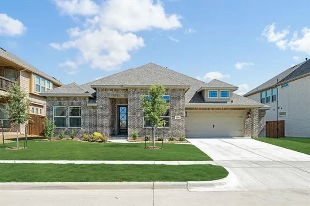 209 Claywood Drive, Glenn Heights