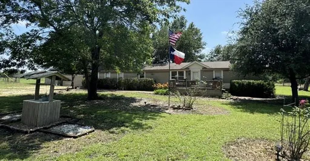 4385 County Road 2280, Blooming Grove