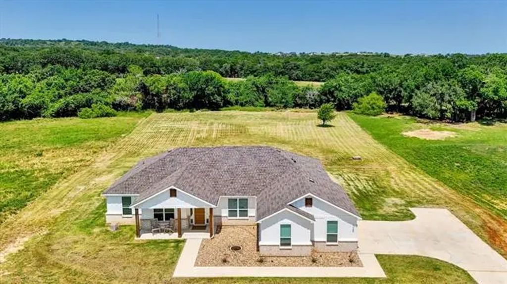 1065 Gonzollas Road, Springtown