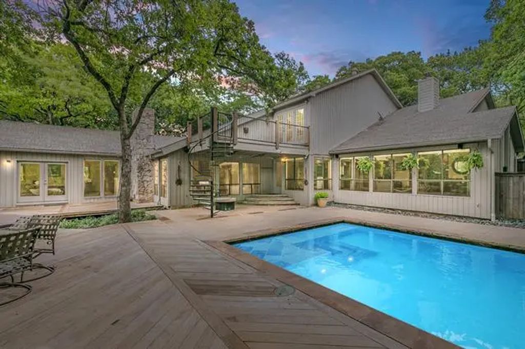 1504 Riverview Drive, Arlington