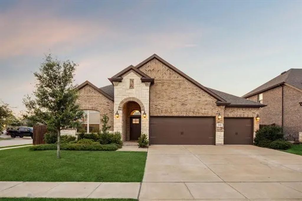 2102 Tahoka Lane, Forney