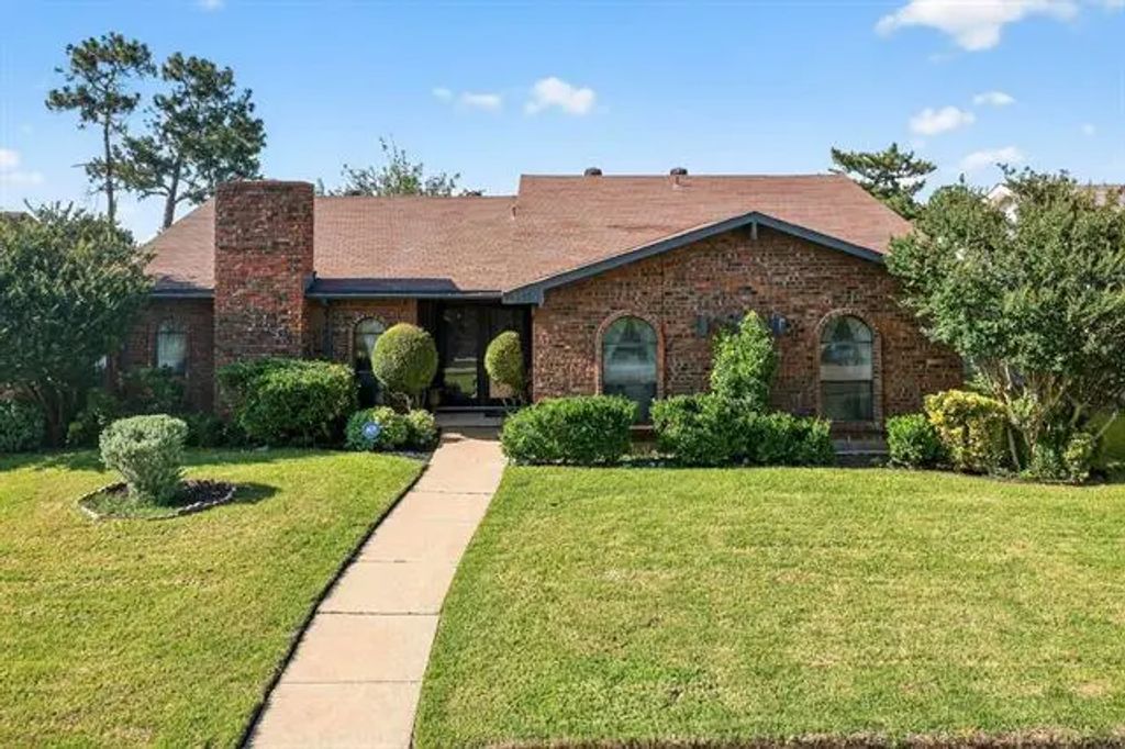 3416 Livingston Lane, Carrollton