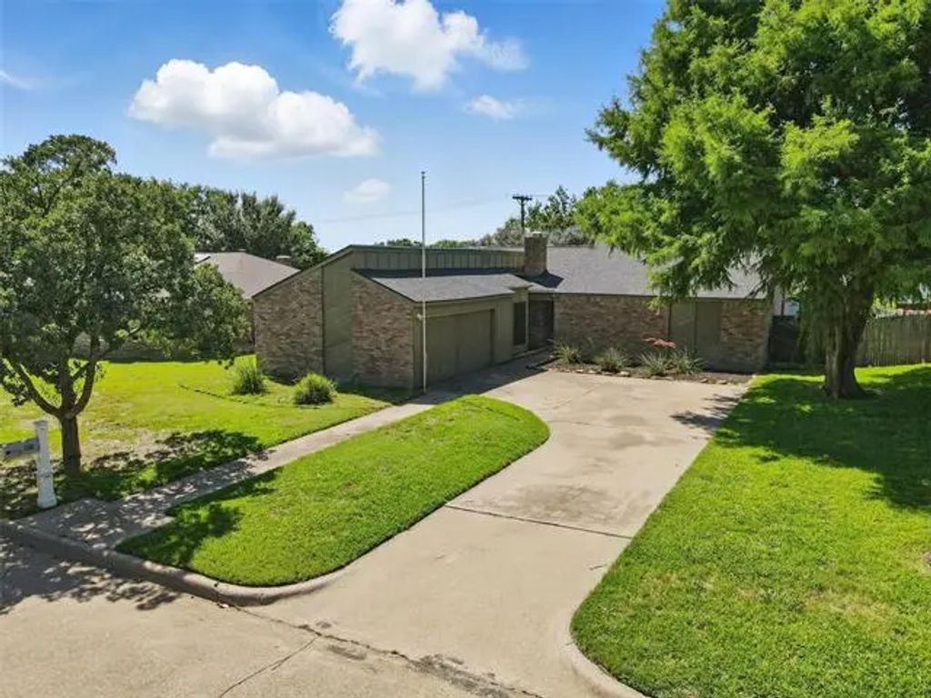 1111 Wilshire Drive, Trophy Club