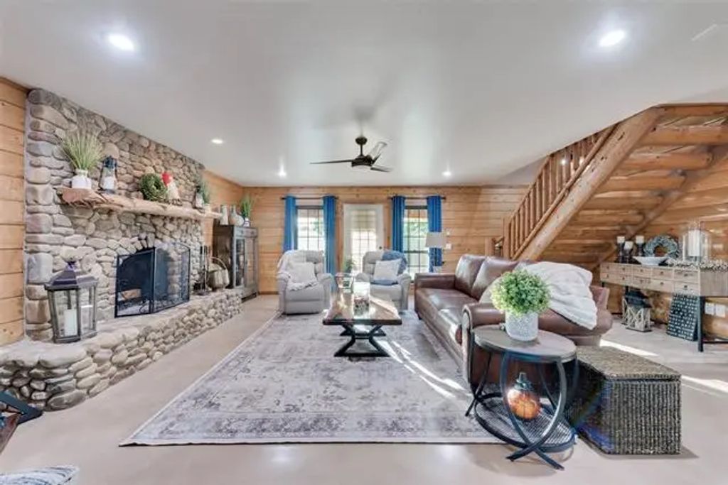 342 Longbranch Drive, Decatur
