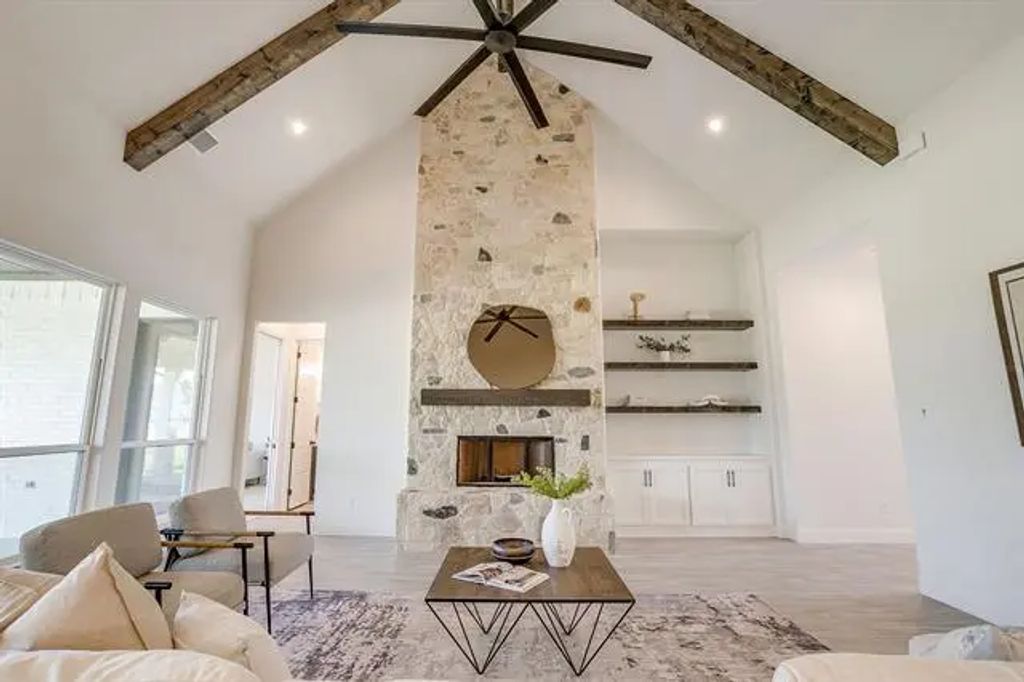823 Wind River Pass, Azle