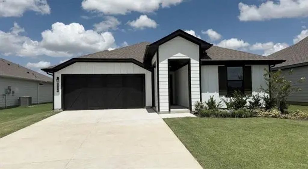 1776 River Bend Road, Burleson