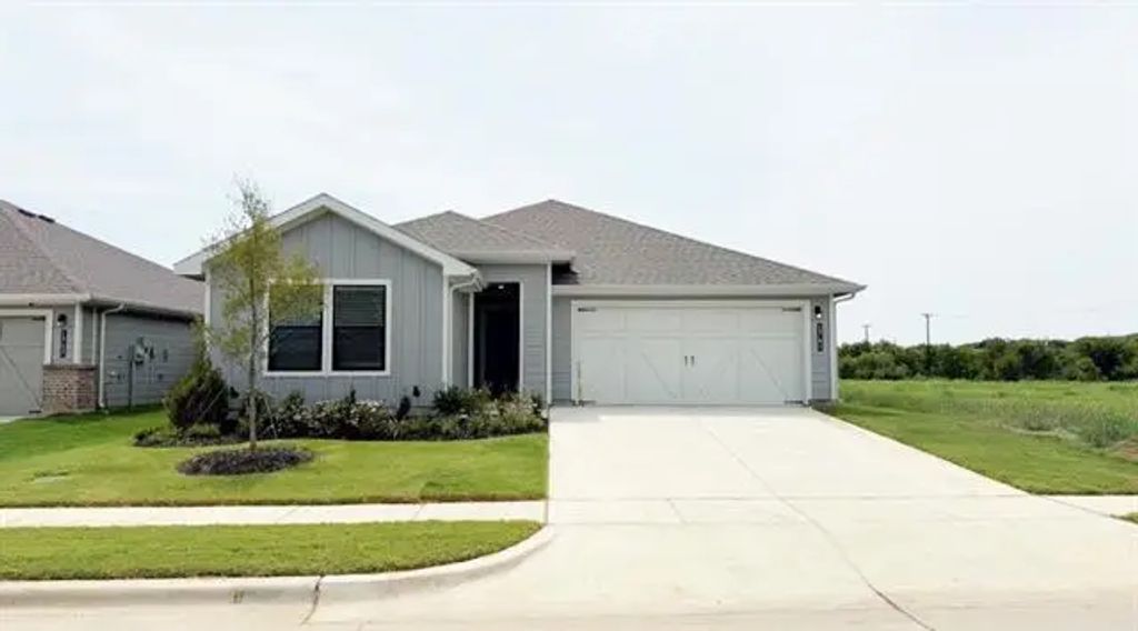 1761 River Bend Road, Burleson