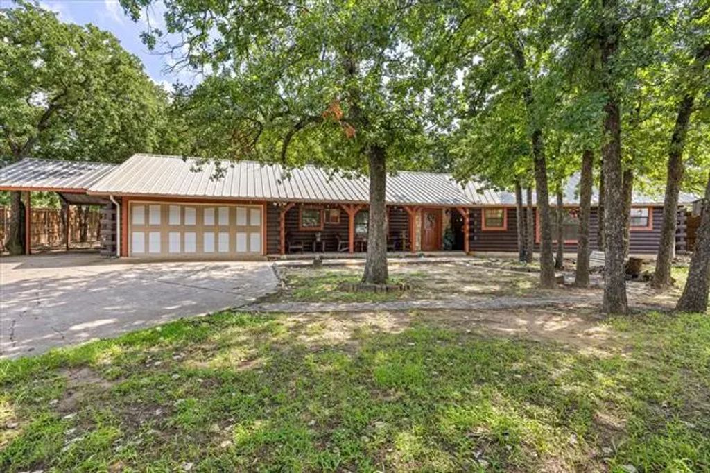 502 Western Hills Trail, Granbury