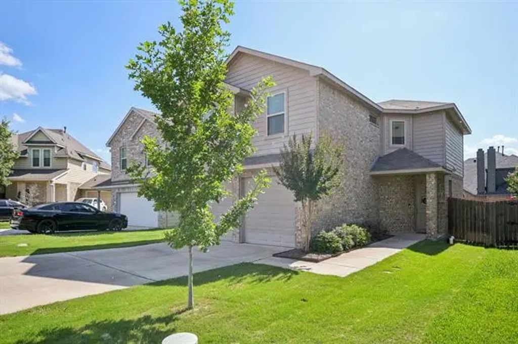 7229 Tin Star Drive, Fort Worth