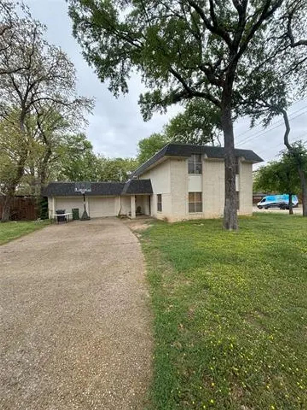 701 Rocky Canyon Road, Arlington