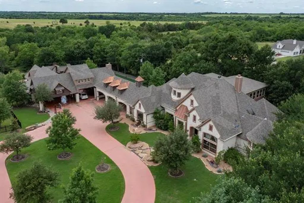 5720 County Road 1094, Celeste
