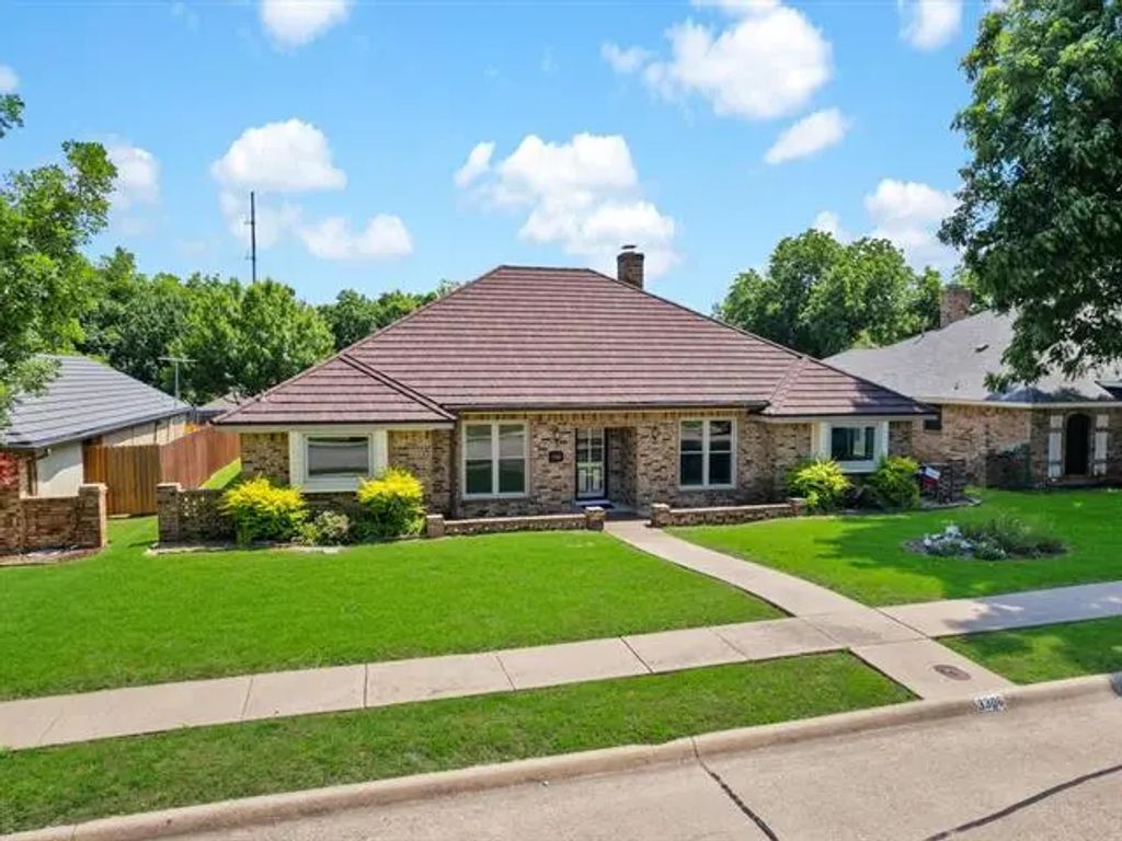 3306 Oxford Drive, Rowlett