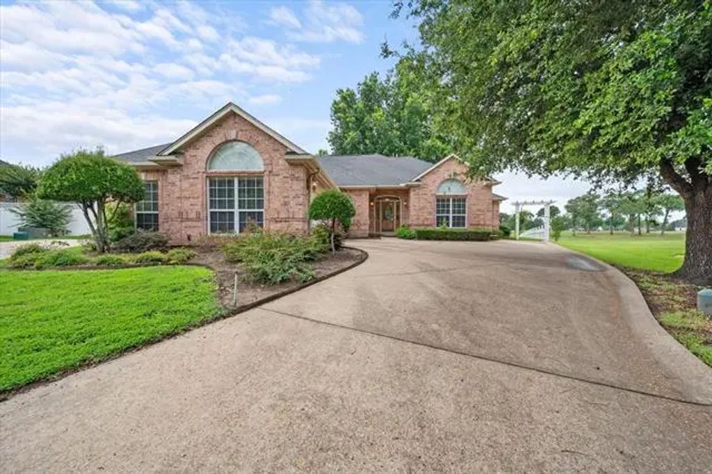 13048 Fairway Drive, Kemp