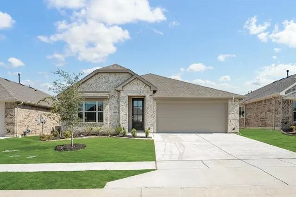 1005 Nighthawk Trail, Alvarado