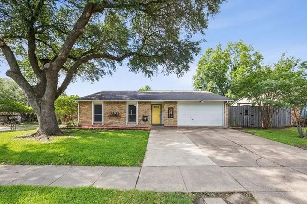 4218 Crestwood Drive, Garland