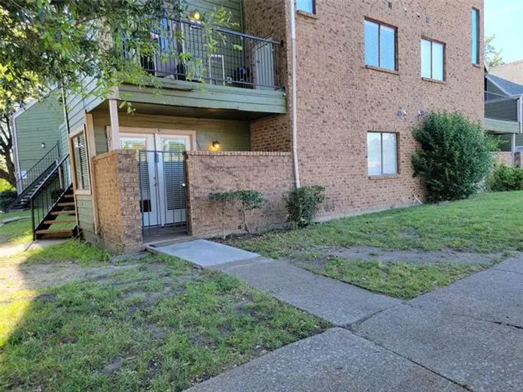 9837 Walnut Street 101, Dallas