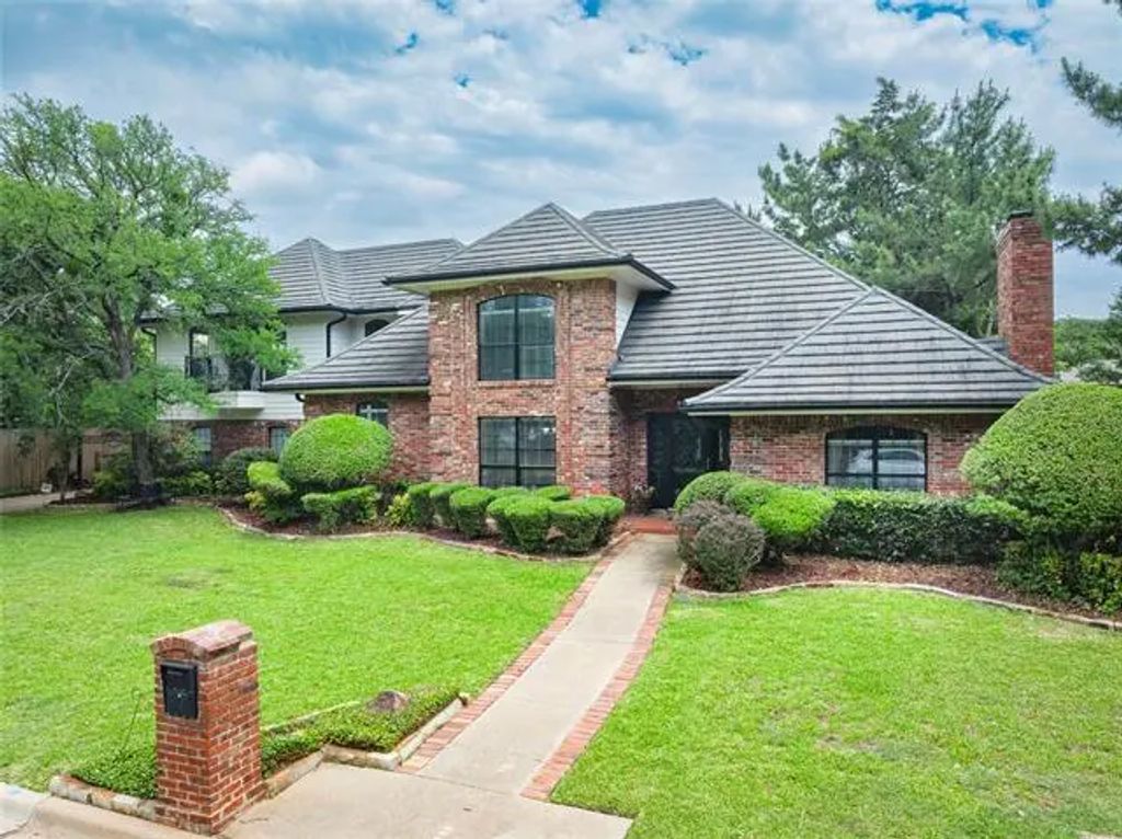 6004 Royaloak Drive, Arlington