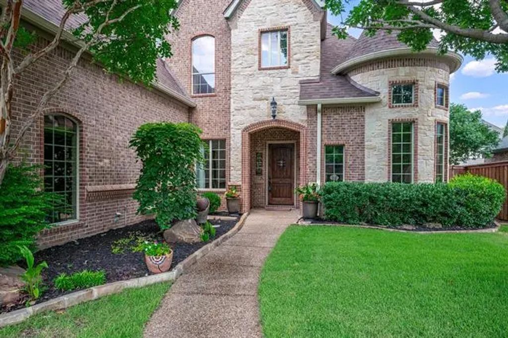 8116 Long Trail Drive, North Richland Hills