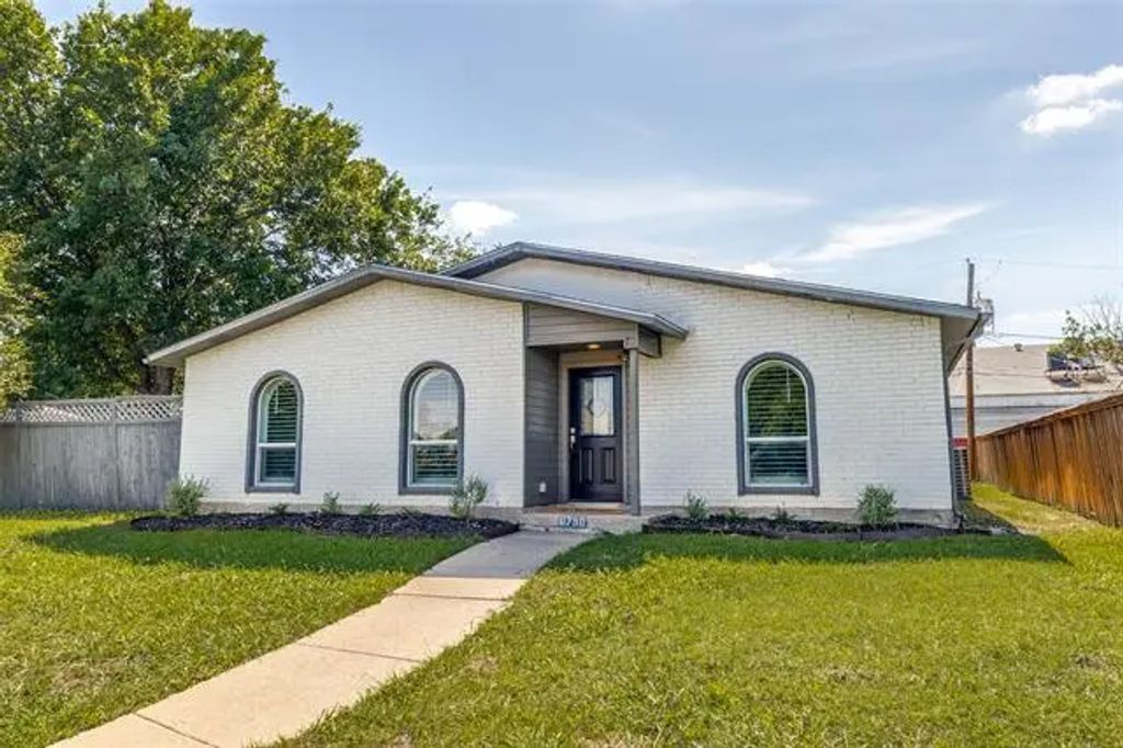 11750 Featherbrook Drive, Dallas