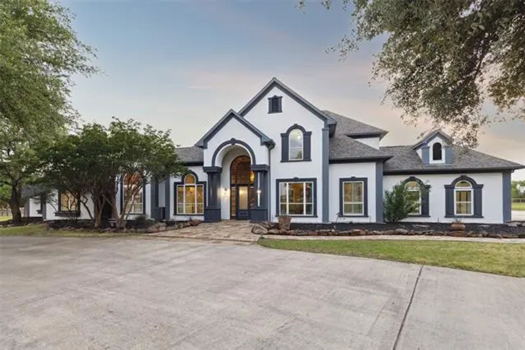 3195 Falcon Road, Celina