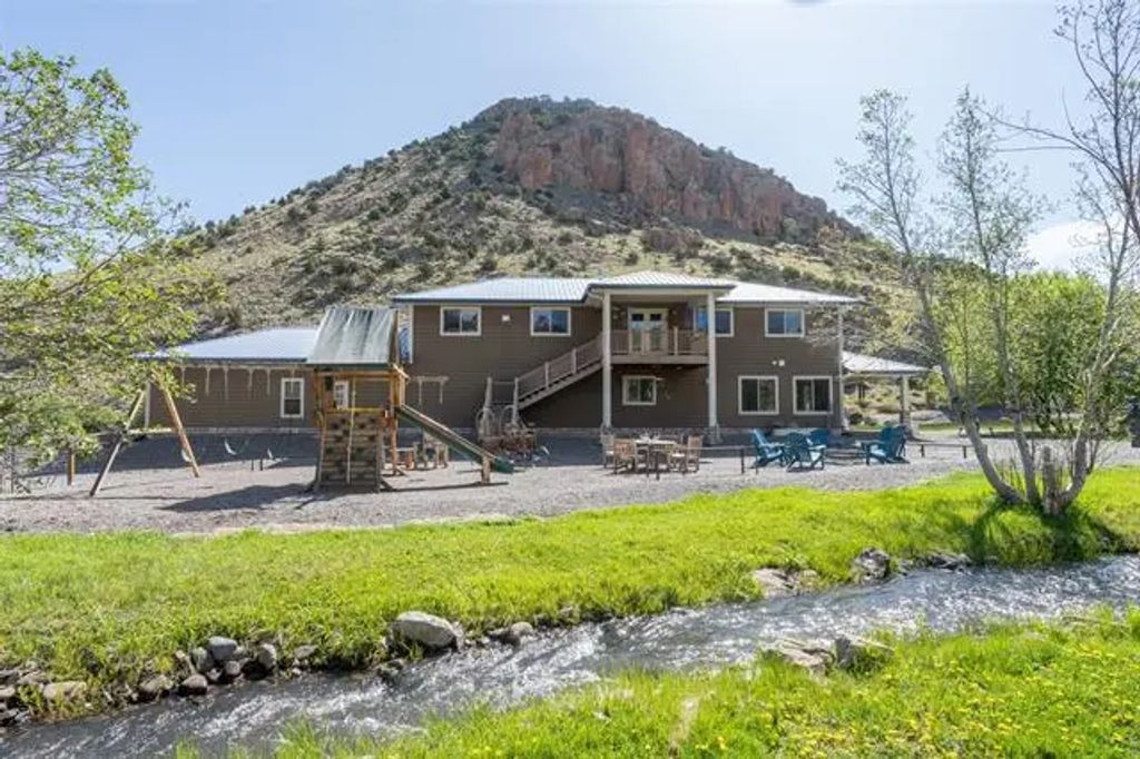 142 Meadow Road, Del Norte
