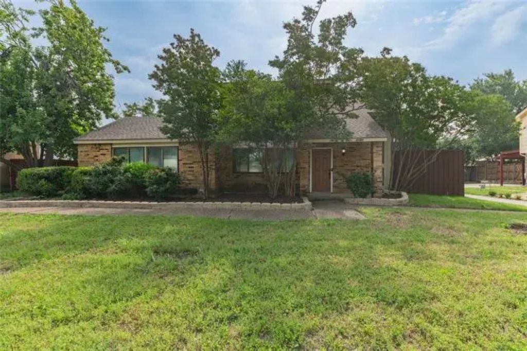 2100 Daybreak Trail, Plano