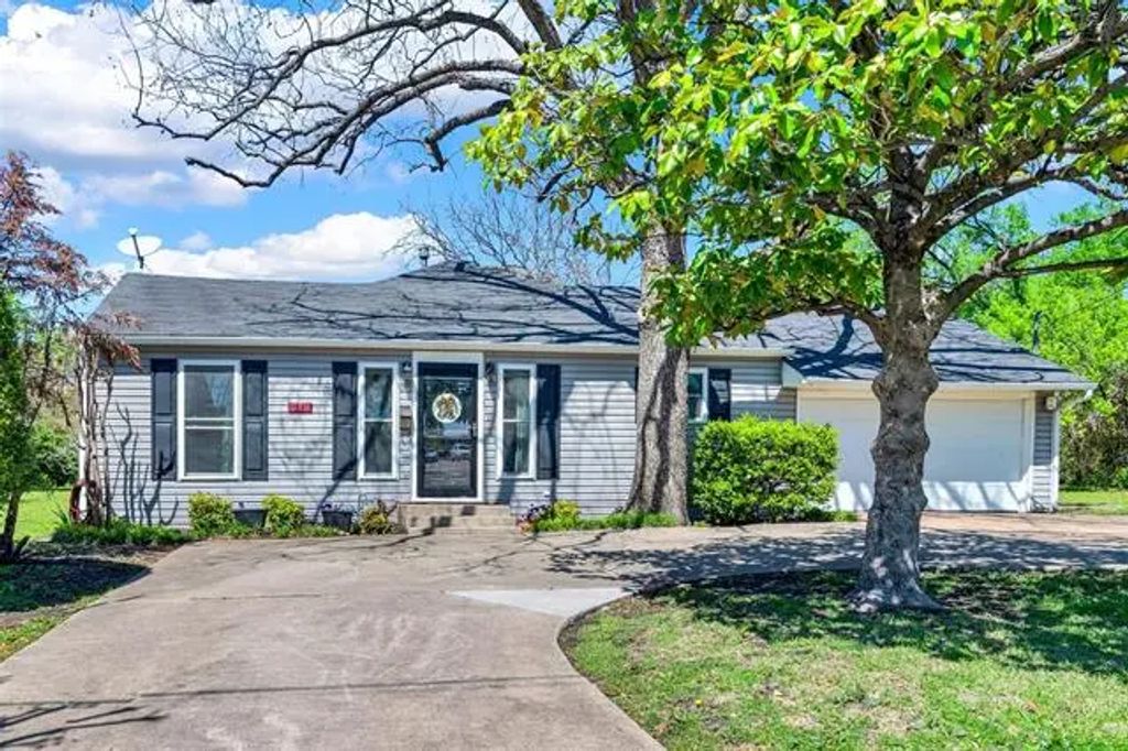 319 E Spring Valley Road, Richardson