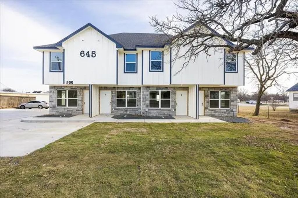 645 N Mccart, Stephenville