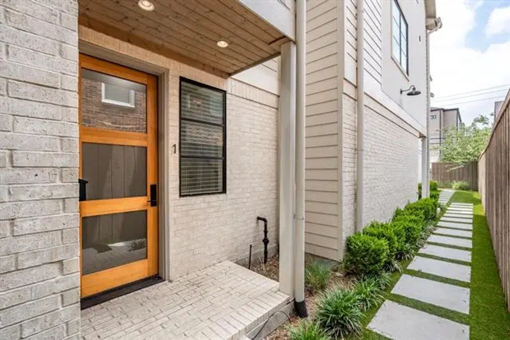 4133 Emerson Avenue 1, University Park