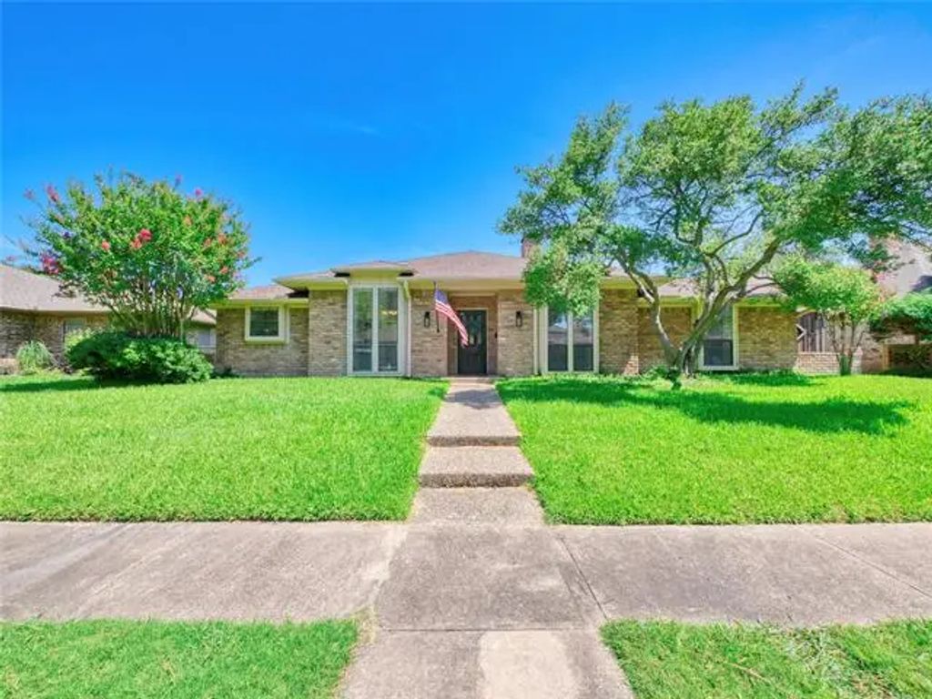 2219 Timberwood, Carrollton
