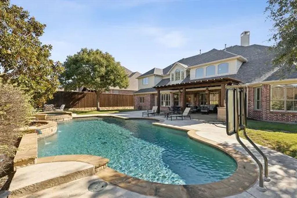 1831 Stillhouse Hollow Drive, Prosper