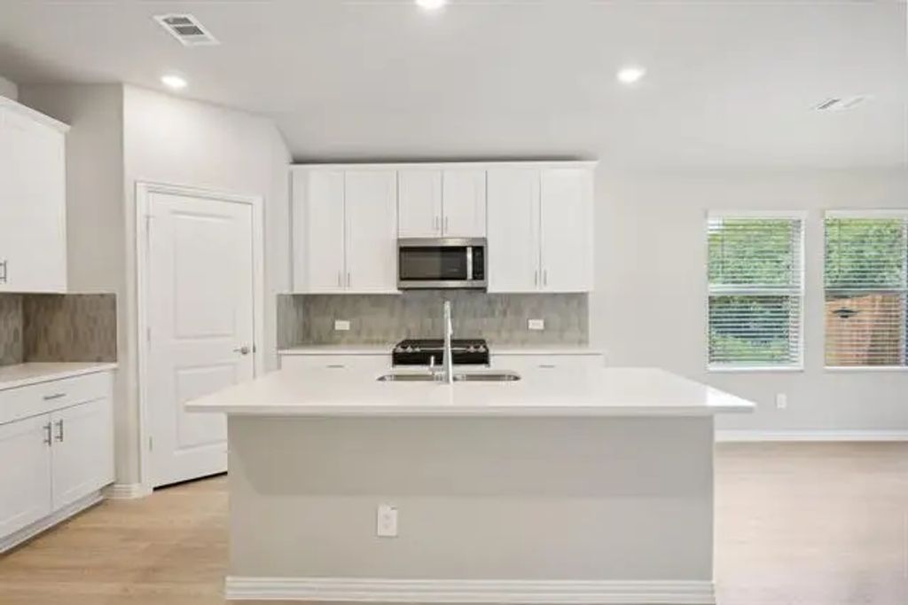 936 Linden Court, Lavon