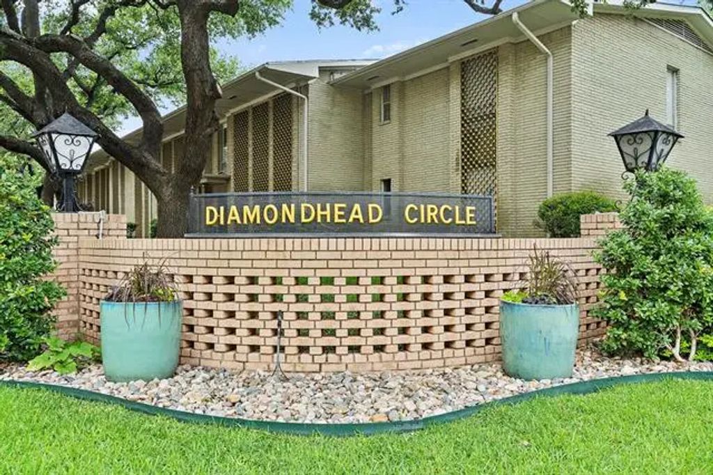 6367 Diamond Head Circle D, Dallas