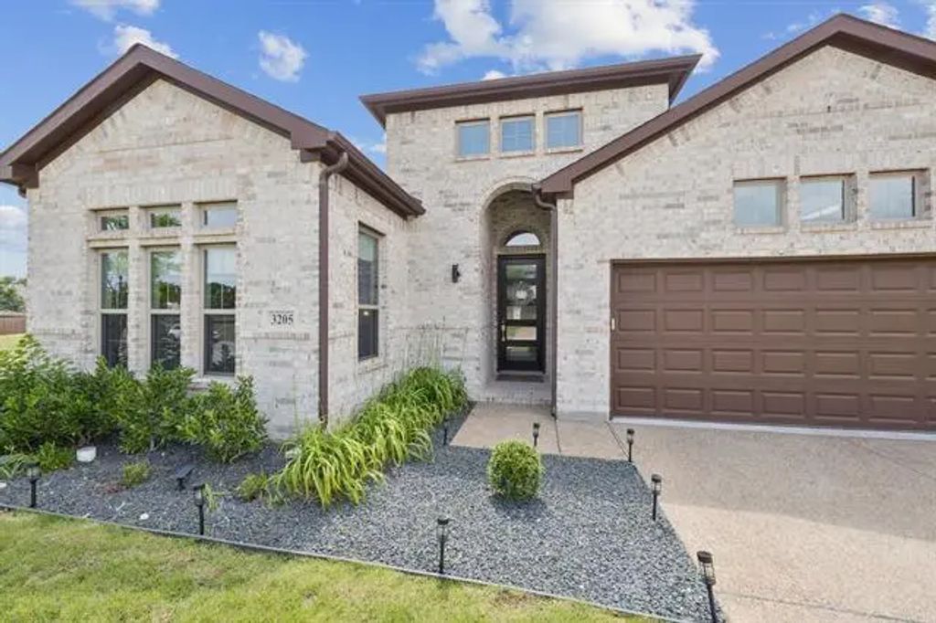 3205 Tradition Court, Rowlett