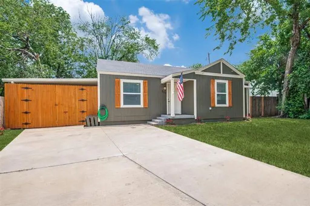 200 Burton Drive, Arlington