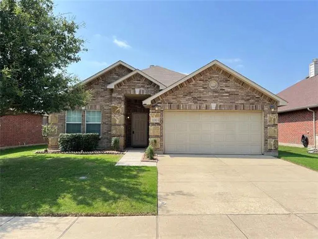 1236 Amazon Drive, Fort Worth