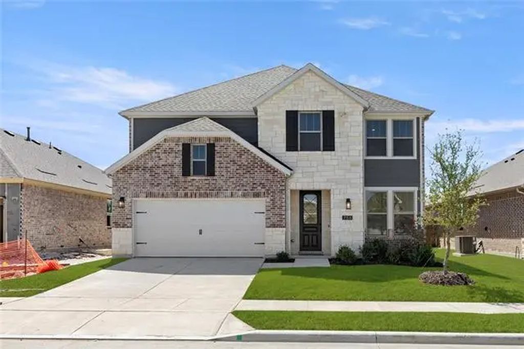 756 Waterhouse Lake Drive, Anna