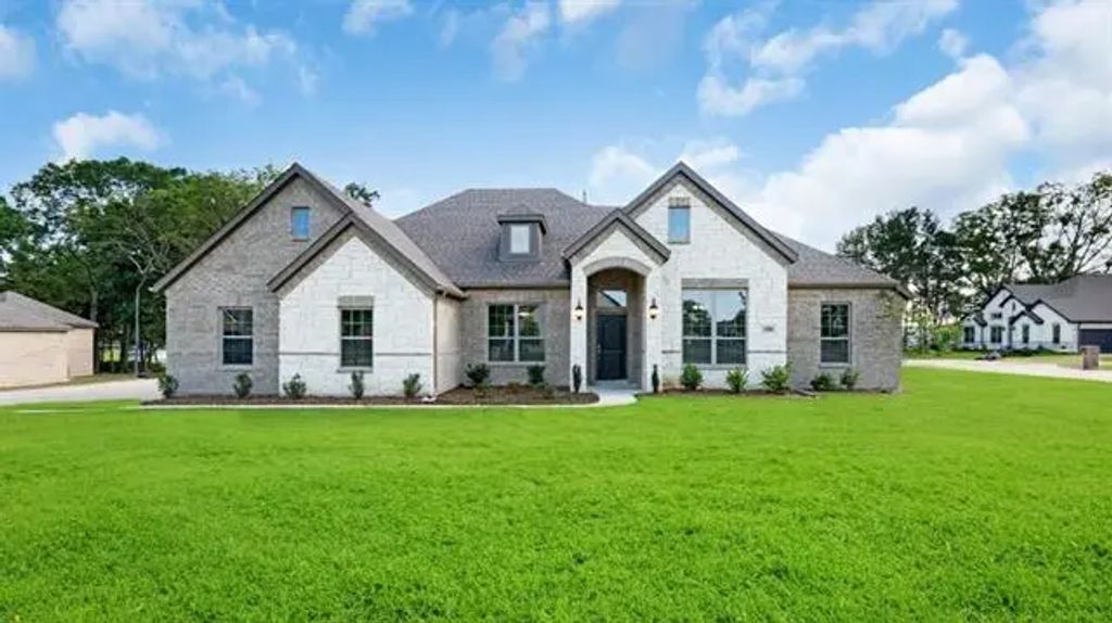 106 Lakeview Drive, Canton