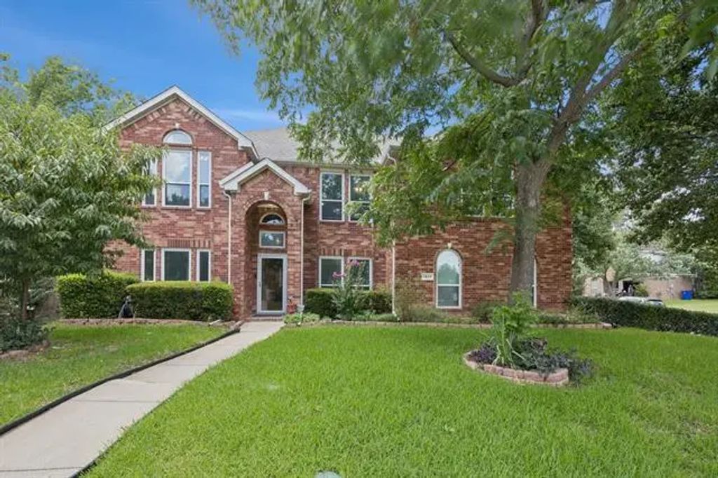 1517 Brighton Drive, Mansfield