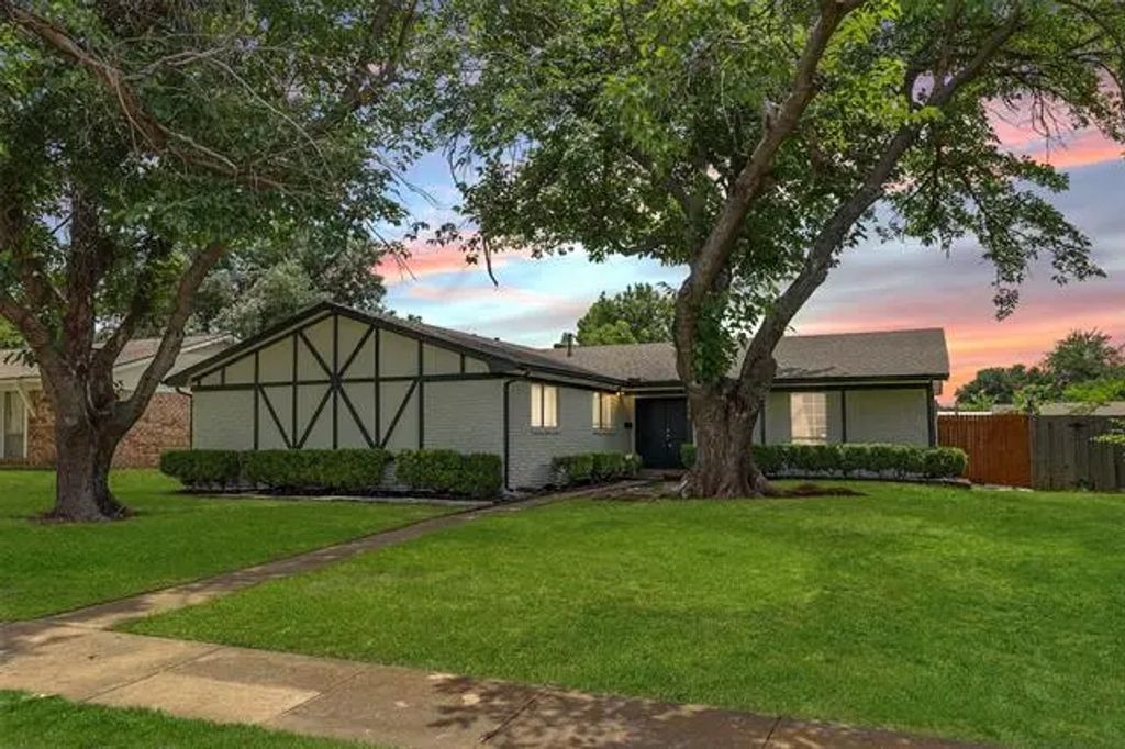 1806 Westbridge Way, Garland