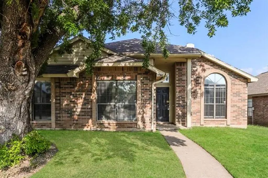 4368 Saugus Drive, Grand Prairie