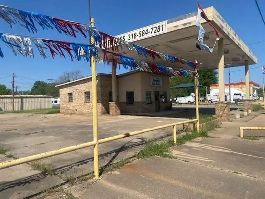 3110 Barksdale Boulevard, Bossier City