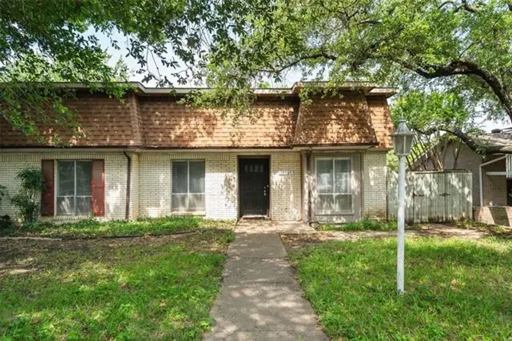 10407 Pagewood Drive, Dallas