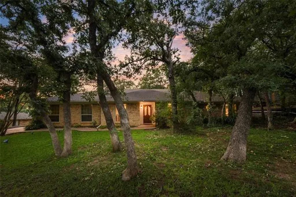 5909 Shady Hill Lane, Arlington