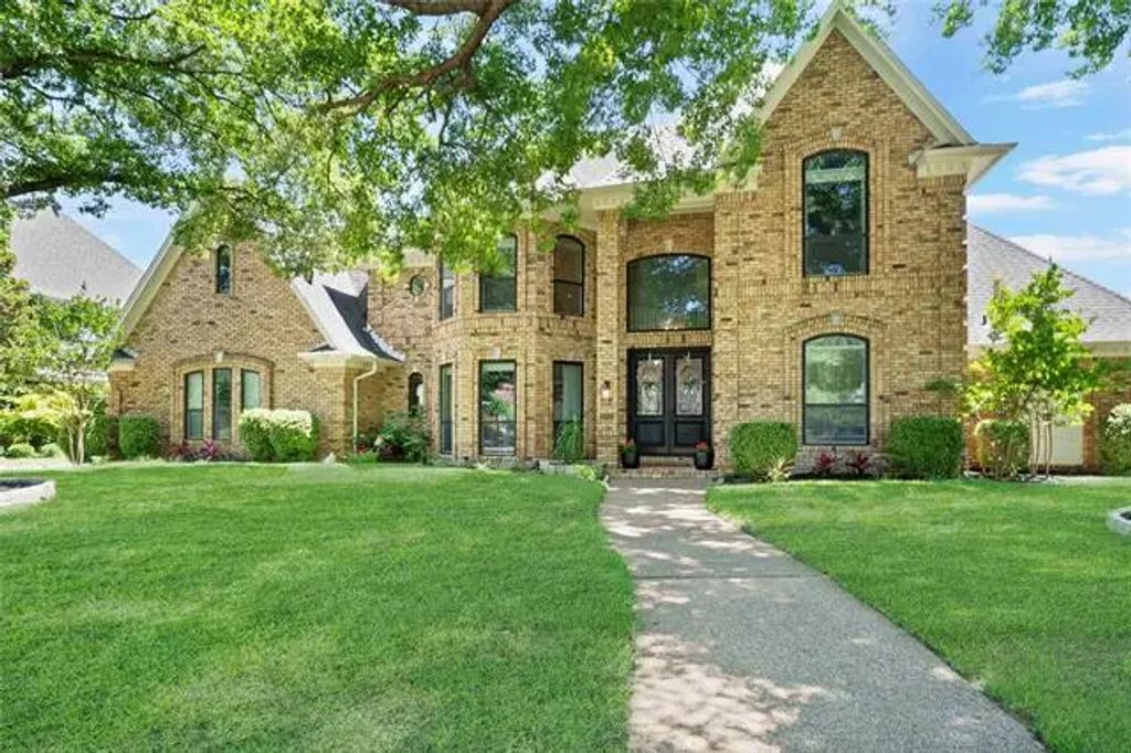 3303 Queensbury Way W, Colleyville