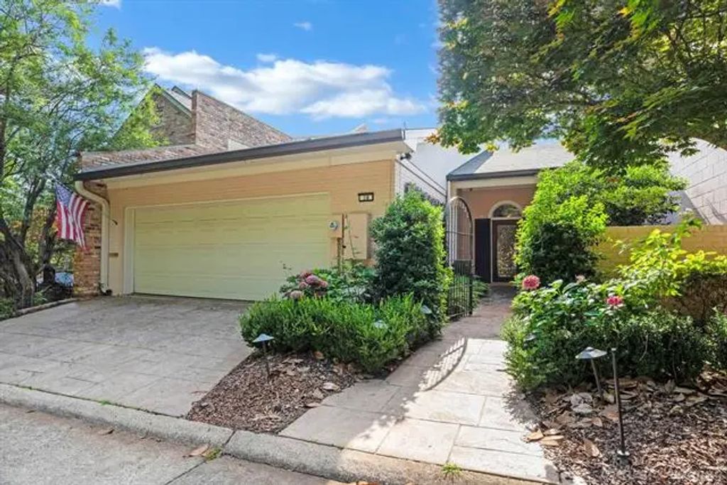 300 Pierremont Road 28, Shreveport