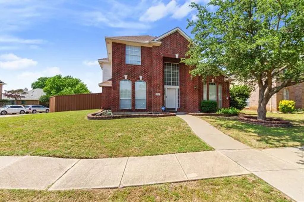2001 Brook Tree Drive, Garland
