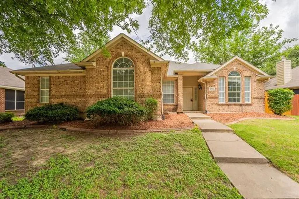 4725 Magna Carta Boulevard, Grand Prairie